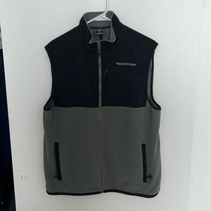 Vineyard Vines, Fleece Gray+Black Vest, Size Men’s Medium.